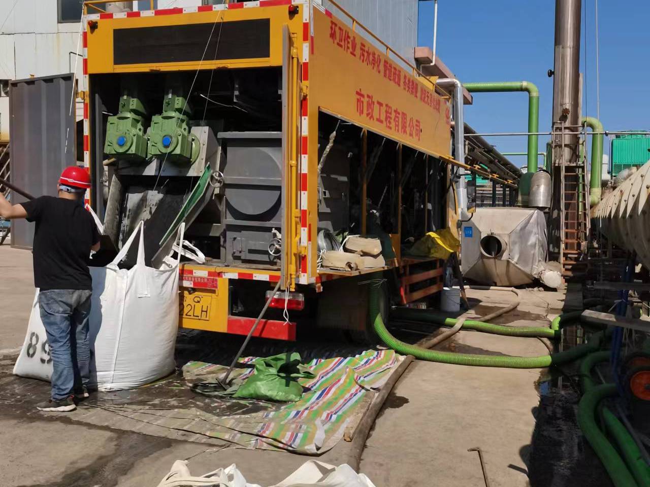 九江淤泥压干处理